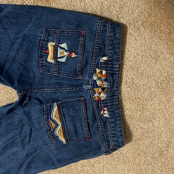 (Embroidered) Free People, Low-Waisted Flare Jeans, size 24 + Cool Back Pockets - Picture 4 of 8